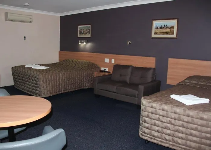 Sunpalms Motel