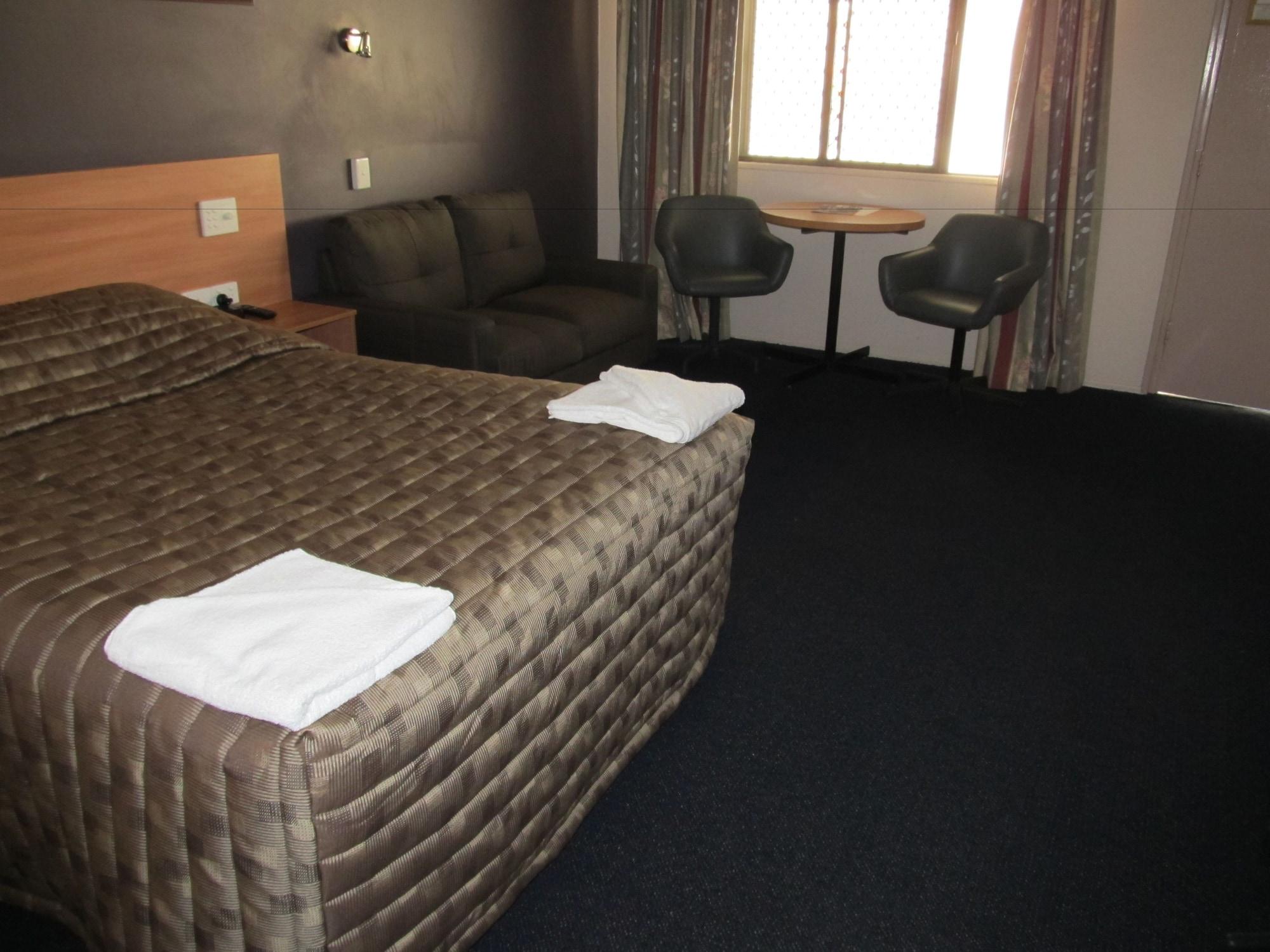 Sunpalms Motel 3*