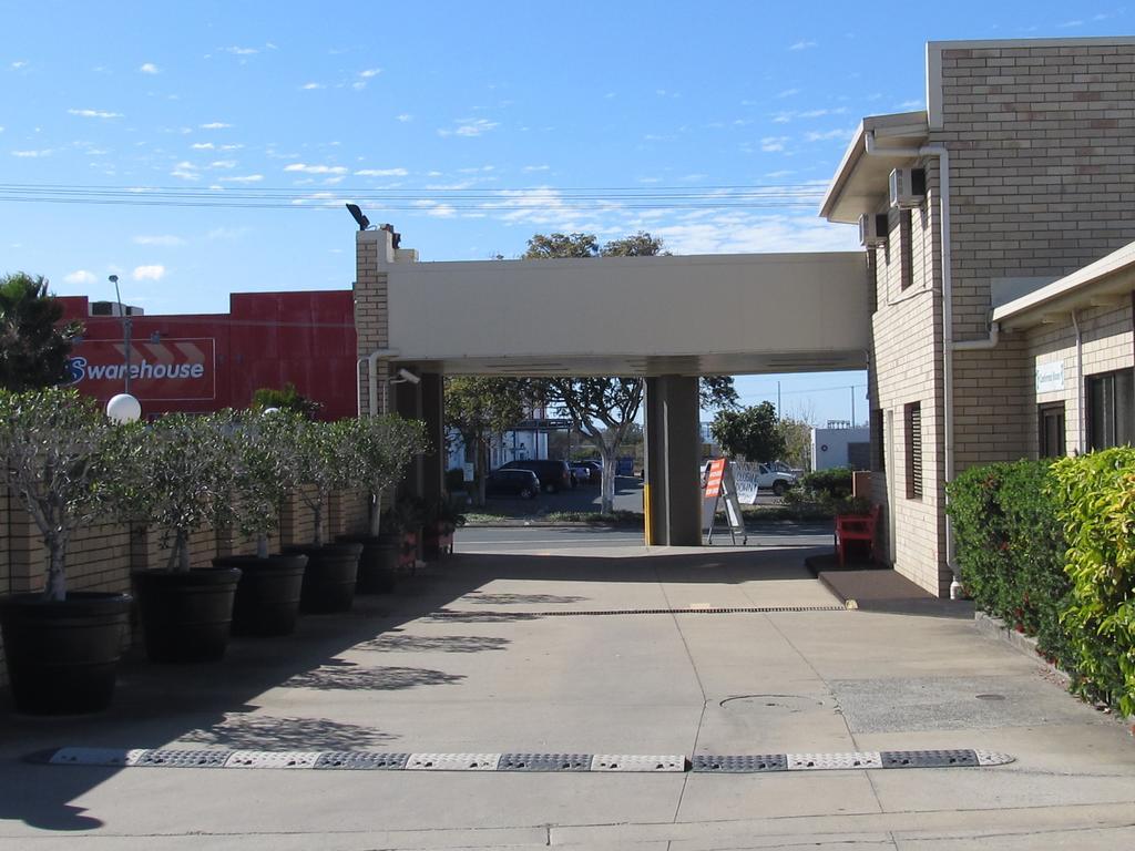 Sunpalms Motel