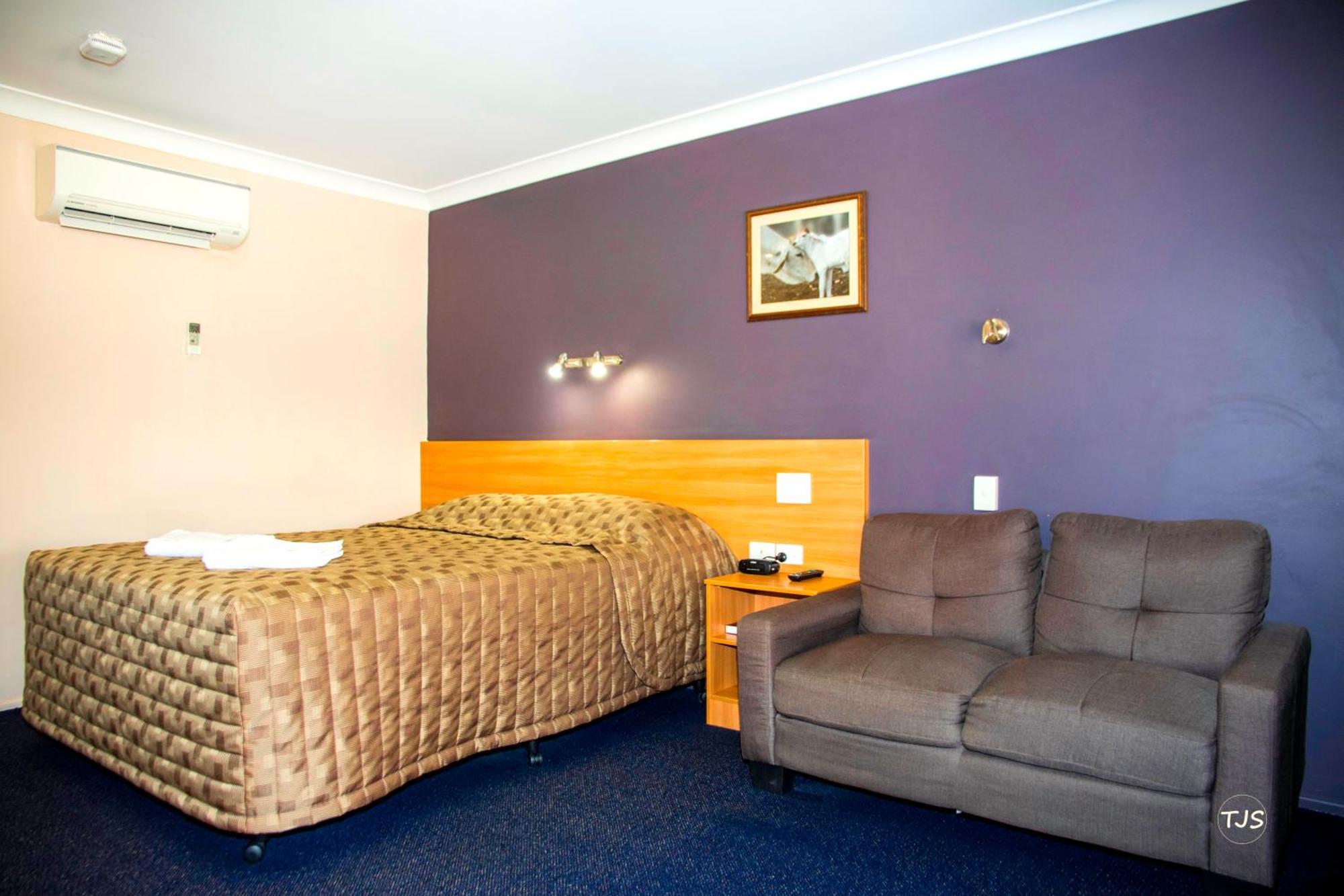 Sunpalms Motel